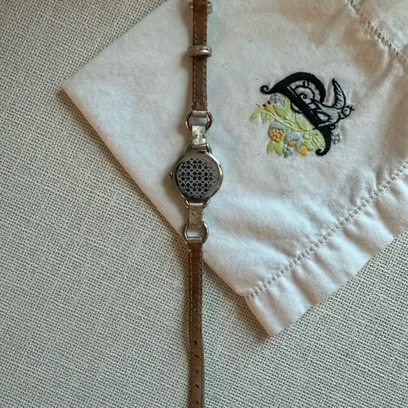 Coach Metallic Platinum Leather and SS Watch - Picture 10 of 10